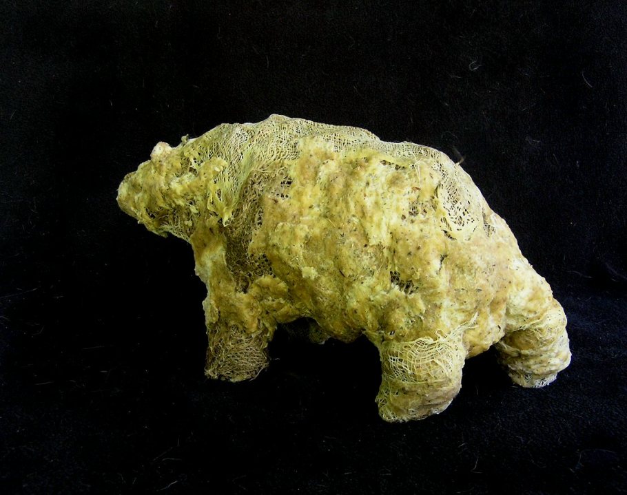 bear (rear, enc sculpture)