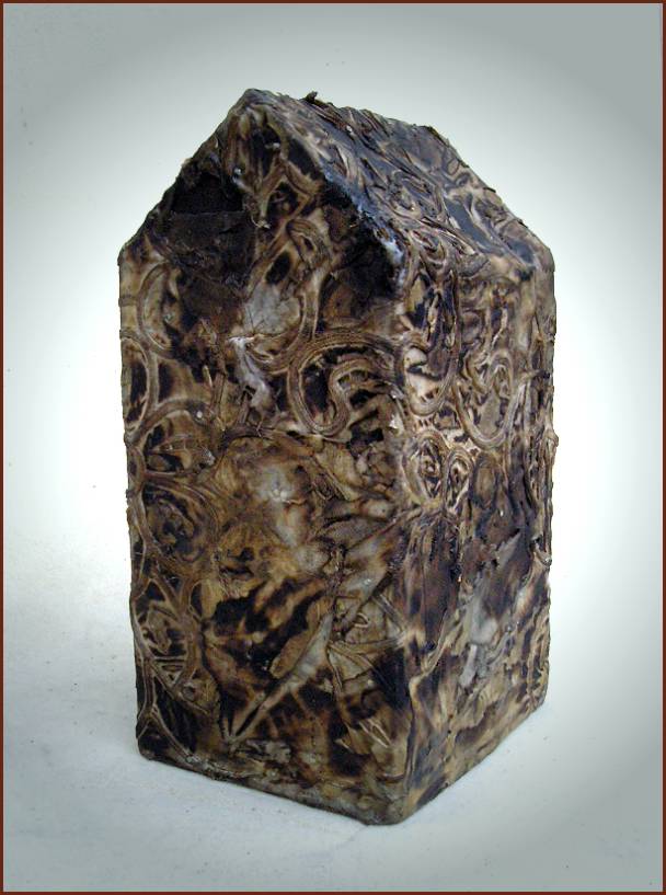 vine house. 11.5x5.5x7